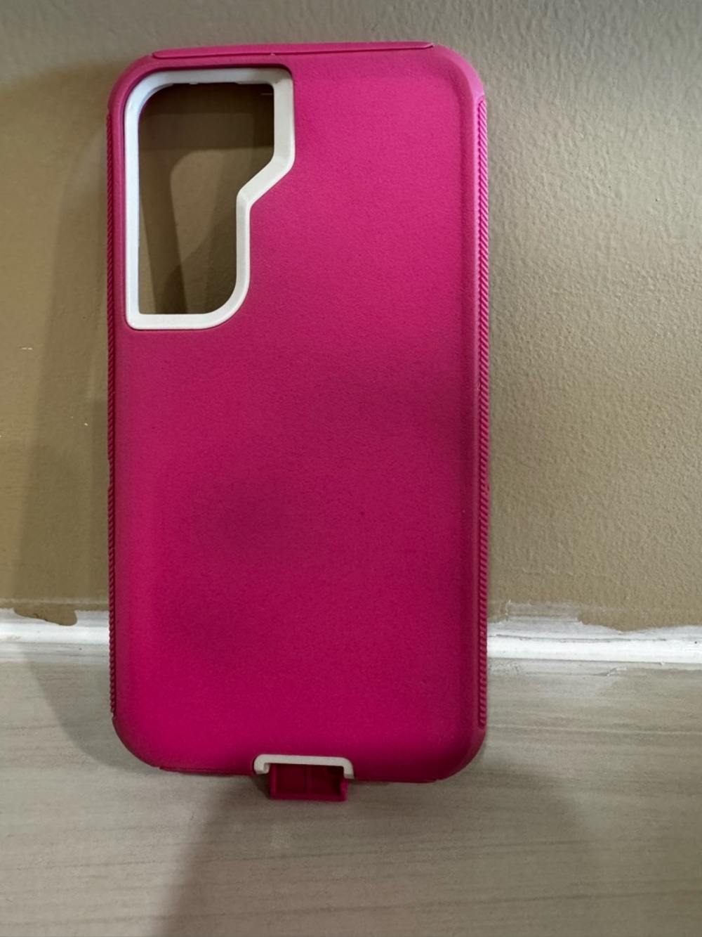 Pink Protective Phone Case - Slim Impact-Resistant Cover Samsung S22